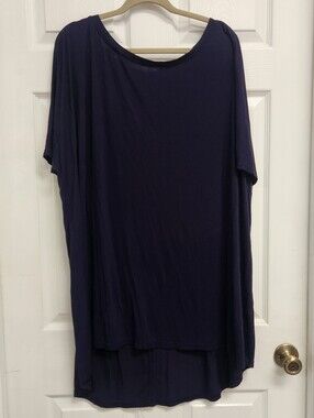 Women’s Relaxed Scoop Neck Top — Navy